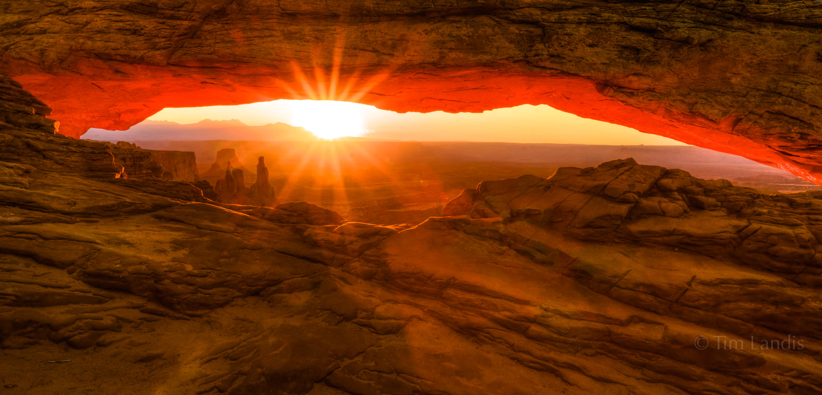 The Great Mesa Arch at Sunrise